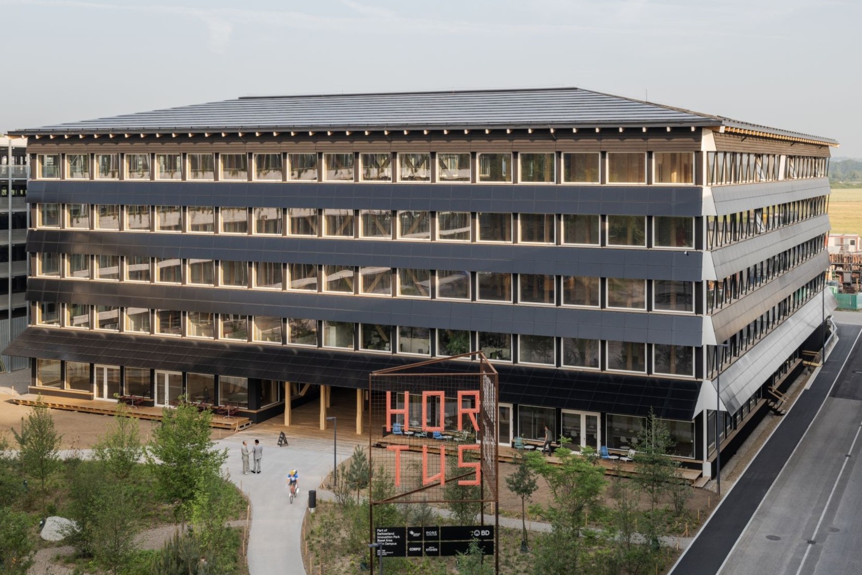 41a_Facade_overview_building2